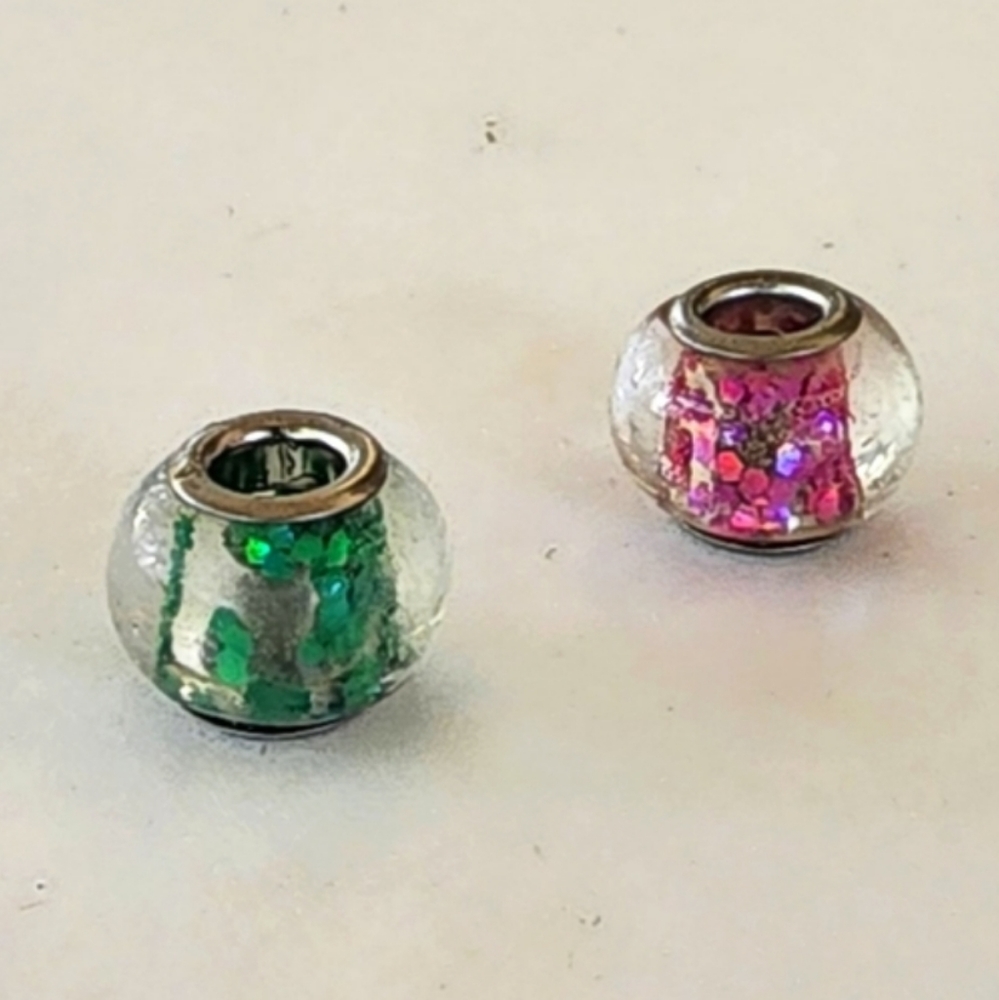 📿 Green & Pink Glitter Beads